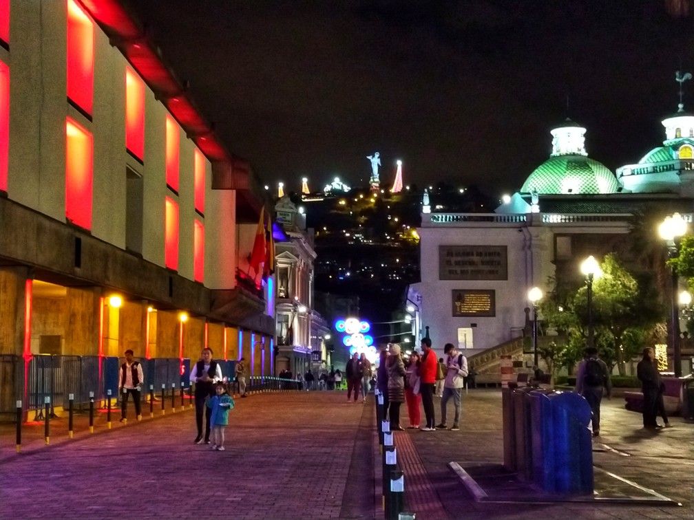 CHRISTMAS IN QUITO