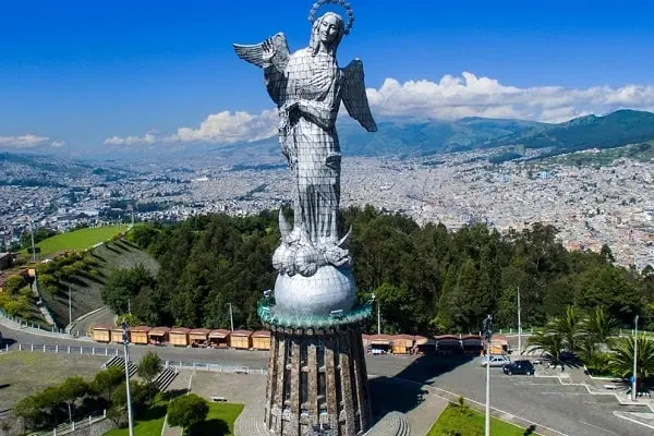 hotels near the historic center of quito
